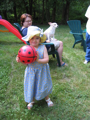 Emma in duck dress, Xine and Emily (08-13-2006 18:08)