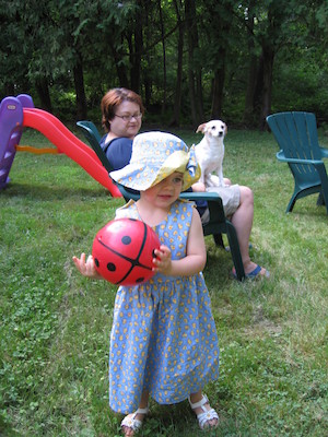 Emma in duck dress, Xine and Emily (08-13-2006 18:08)