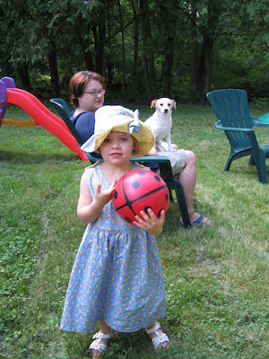 Emma in duck dress, Xine and Emily (08-13-2006 18:08)