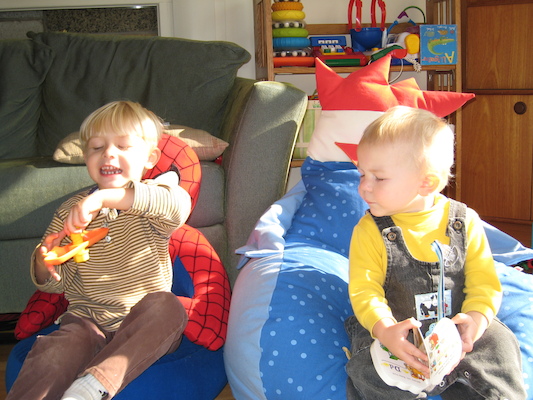 Tim and Cole playing (11-06-2006 12:05)