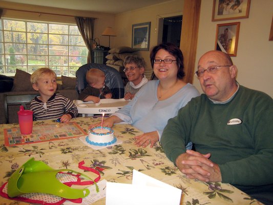 Tim, Cole, Nia, Xine and Poppy around the birthday cake (11-08-2006 12:33)