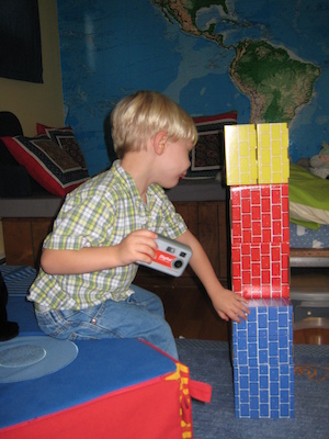 Tim explaining his robot (11-17-2006 12:42)
