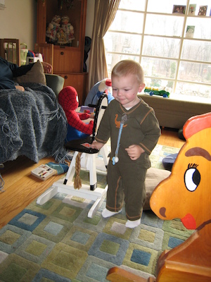 Cole admires his trusty steed (12-09-2006 12:38)