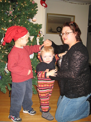 Tomten Tim, Cole and Mommy (12-16-2006 15:03)