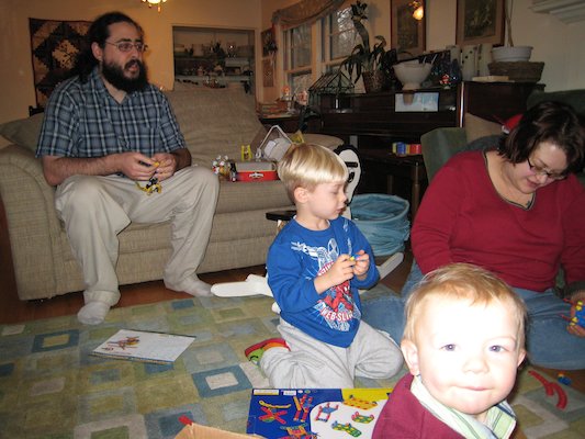 Corey, Tim, Cole and Xine (12-25-2006 15:02)