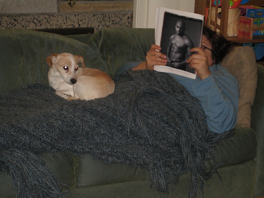 Emily napping on Xine (01-30-2007 20:41)