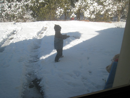 Tim shovelling (02-03-2007 10:02)