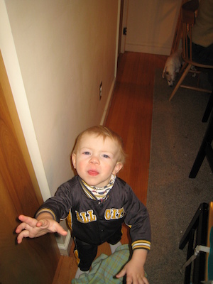 Cole goes for the camera (02-11-2007 18:31)