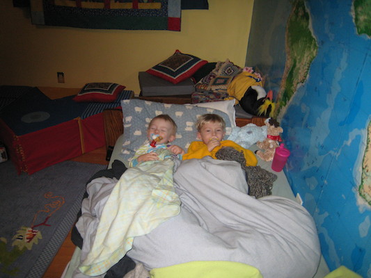 Cole and Tim sleeping together (02-13-2007 17:09)