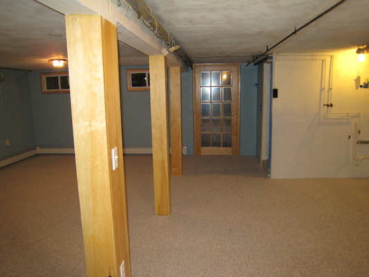 Basement after carpet (02-26-2007 17:10)