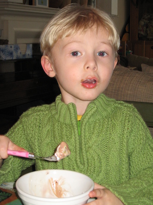 Tim eating cake (03-02-2007 12:06)