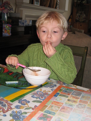 Tim eating cake (03-02-2007 12:06)