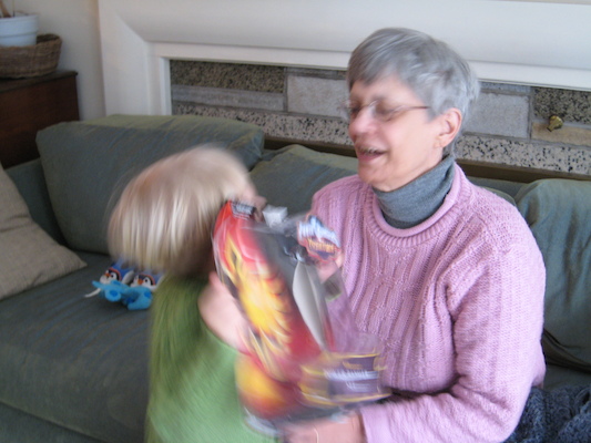 Tim "kissing" Nia (03-02-2007 12:10)