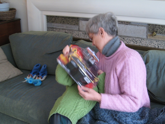 Tim "kissing" Nia (03-02-2007 12:10)