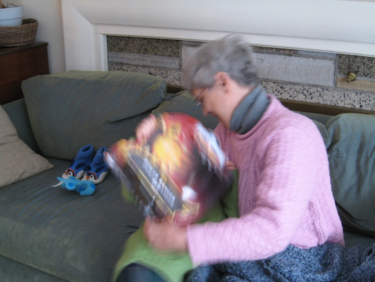 Tim "kissing" Nia (03-02-2007 12:10)