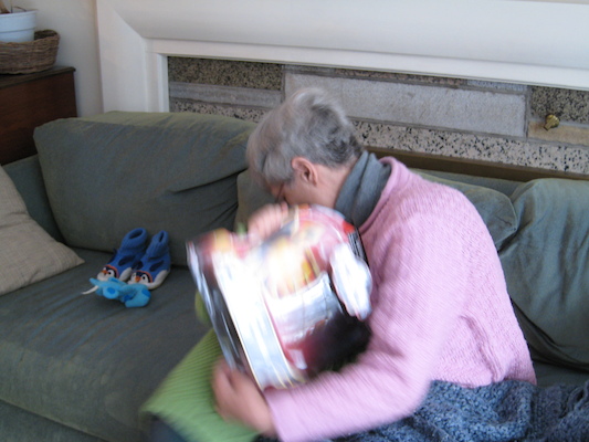 Tim "kissing" Nia (03-02-2007 12:10)