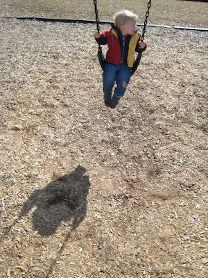 Cole swinging (03-31-2007 09:59)