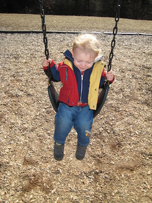 Cole swinging (03-31-2007 09:59)