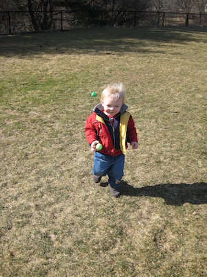 Cole getting Easter eggs (03-31-2007 10:04)