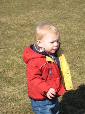 Cole getting Easter eggs (03-31-2007 10:05)