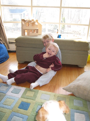 Tim and Cole cuddling (04-01-2007 09:26)