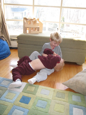 Tim and Cole cuddling (04-01-2007 09:26)