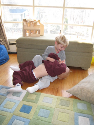 Tim and Cole cuddling (04-01-2007 09:26)