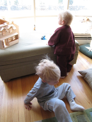 Cole and Emily at the alert (04-01-2007 09:26)