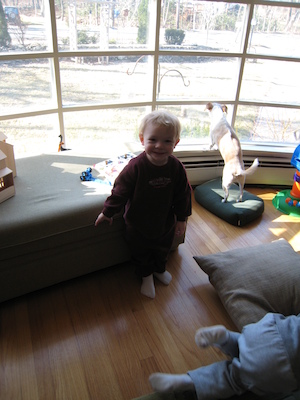 Cole and Emily relax (04-01-2007 09:26)