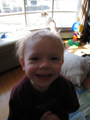 Cole wants the camera (04-01-2007 09:26)