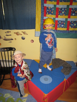 Caped explorers Tim and Cole (05-03-2007 08:16)