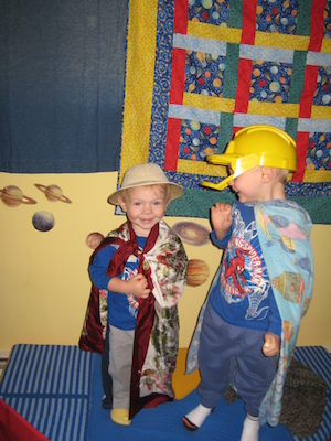 Caped explorers Tim and Cole (05-03-2007 08:16)