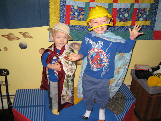 Caped explorers Tim and Cole (05-03-2007 08:17)