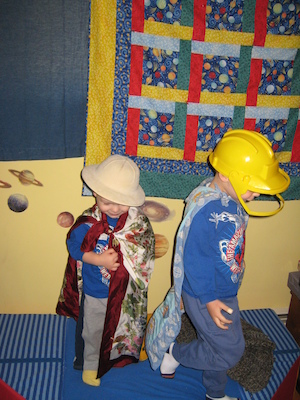 Caped explorers Tim and Cole (05-03-2007 08:17)