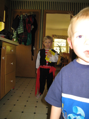 For he is a pirate Tim and Cole (05-09-2007 12:11)