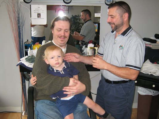 Cole on Daddy getting a haircut (05-31-2007 16:00)
