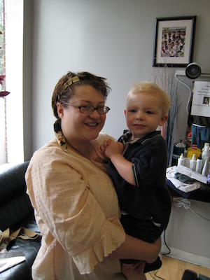 Shorn Cole cuddling Mommy (05-31-2007 16:07)