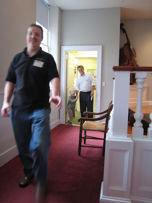 Tim giving Mike B. his present (06-03-2007 10:52)