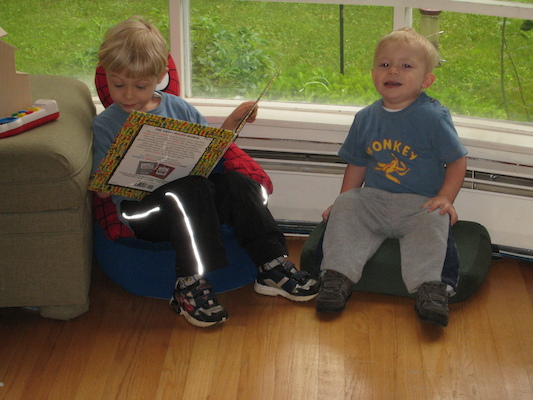 Tim and Cole reading (06-04-2007 08:23)