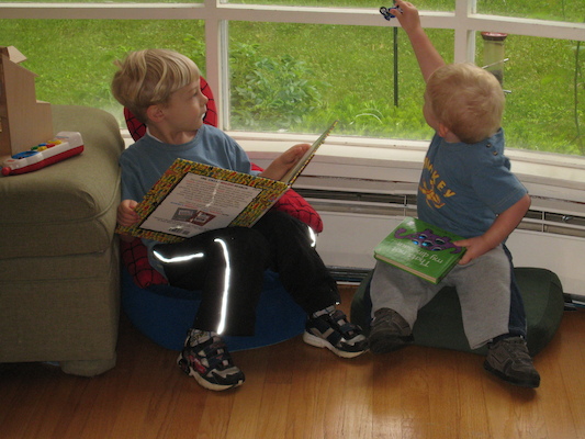 Tim and Cole reading (06-04-2007 08:23)