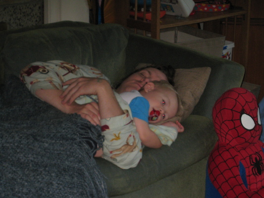 Cole and Daddy sleeping (06-10-2007 06:59)