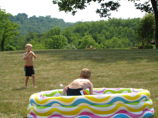 Tate, Tim and Noah playing with water guns (06-13-2007 16:05)
