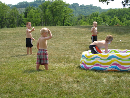 Tate, Cole and Tim playing with water pistols (06-13-2007 16:09)