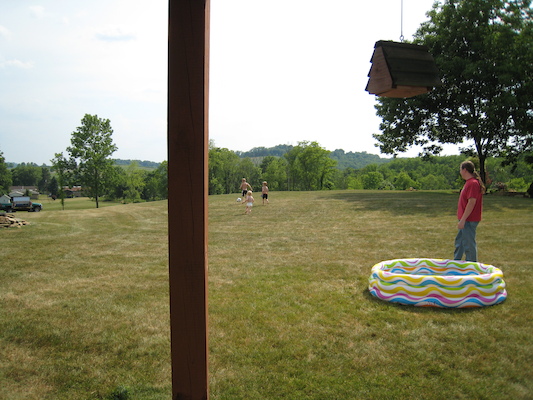 Noah, Cole, Tim and Ben playing (06-13-2007 16:20)
