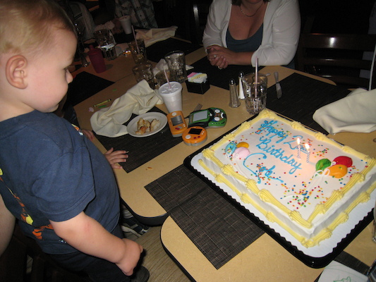Cole contemplating cake (06-13-2007 19:59)