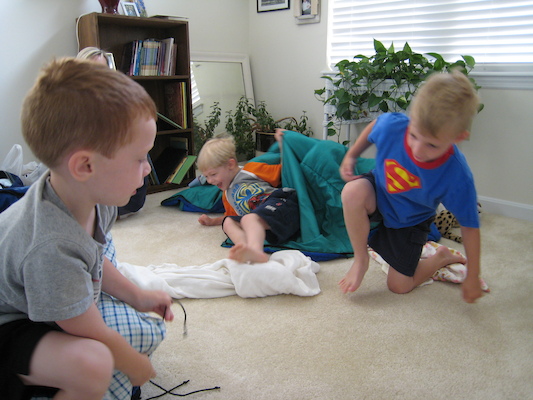 Tate, Tim and Noah wrestling (06-14-2007 07:52)