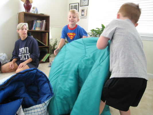 Tate, Tim and Noah wrestling (06-14-2007 07:52)