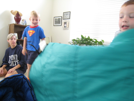 Tate, Tim and Noah wrestling (06-14-2007 07:52)