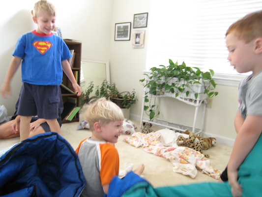 Tate, Tim and Noah wrestling (06-14-2007 07:52)