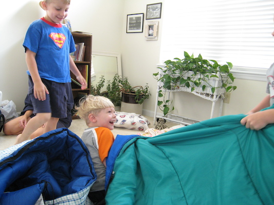 Tate, Tim and Noah wrestling (06-14-2007 07:52)